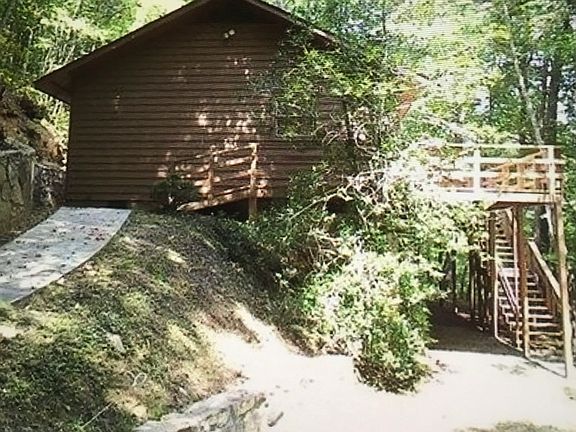 4th image of 47 Constellation Ln