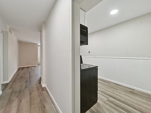 3rd image of 835 Ridge Ave APT 103