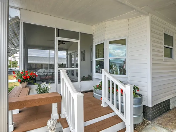 948 Frangi Pani Dr, Barefoot Bay, FL 32976