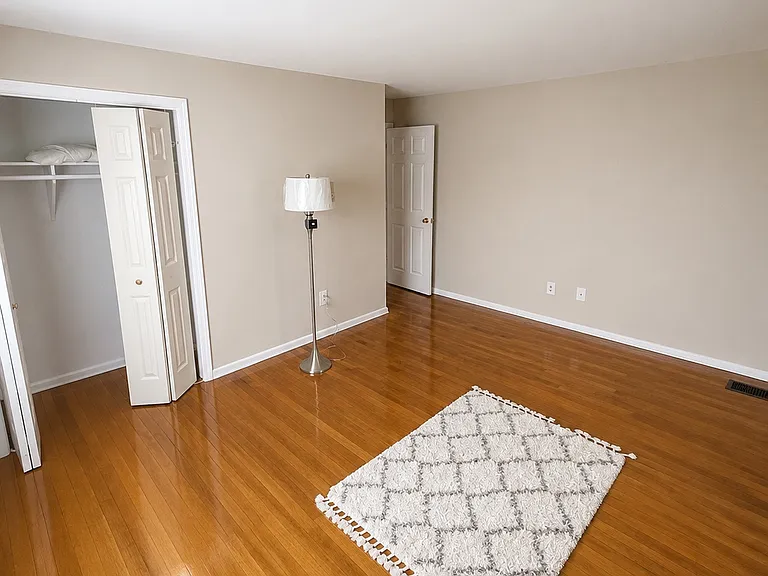 212 Dauntly St — Photo 10