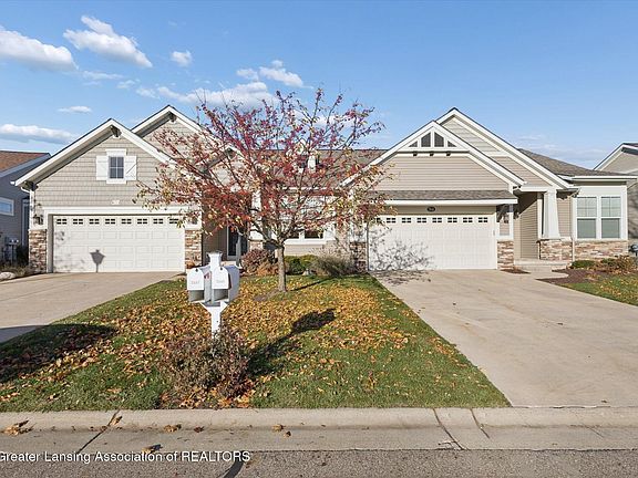 3rd image of 7537 Roxborough Ln #30