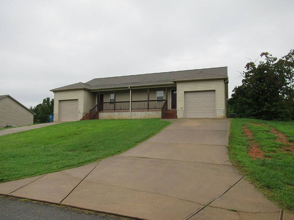 1st image of 1990 Glen Manor Ct