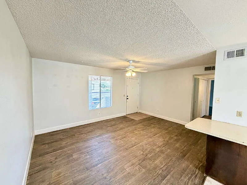 2 bed, 2.0 bath, 1170 sqft, $1,150 — Photo 2