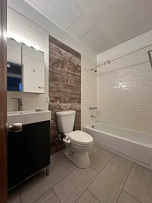 Rented by Shai Realty Management Inc | media 16