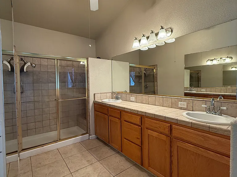 314 N Cypress Ave — Photo 16
