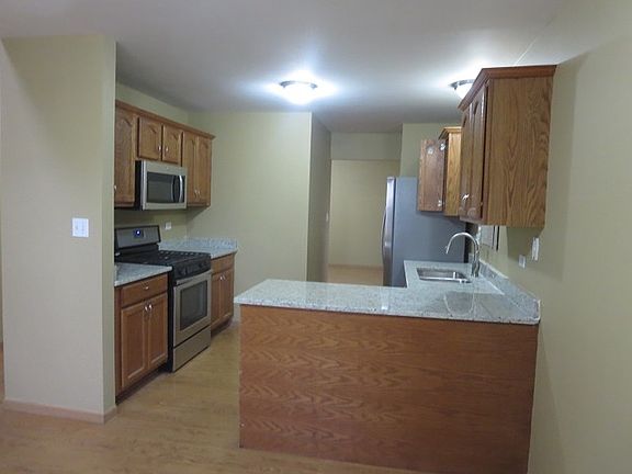 3rd image of 128 Bushthorn Dr