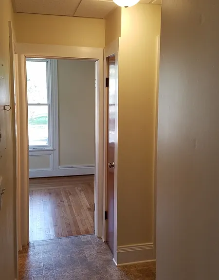 242 N Main St — Photo 3