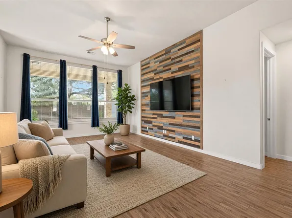 424 Teakmill Trl, San Marcos, TX 78666