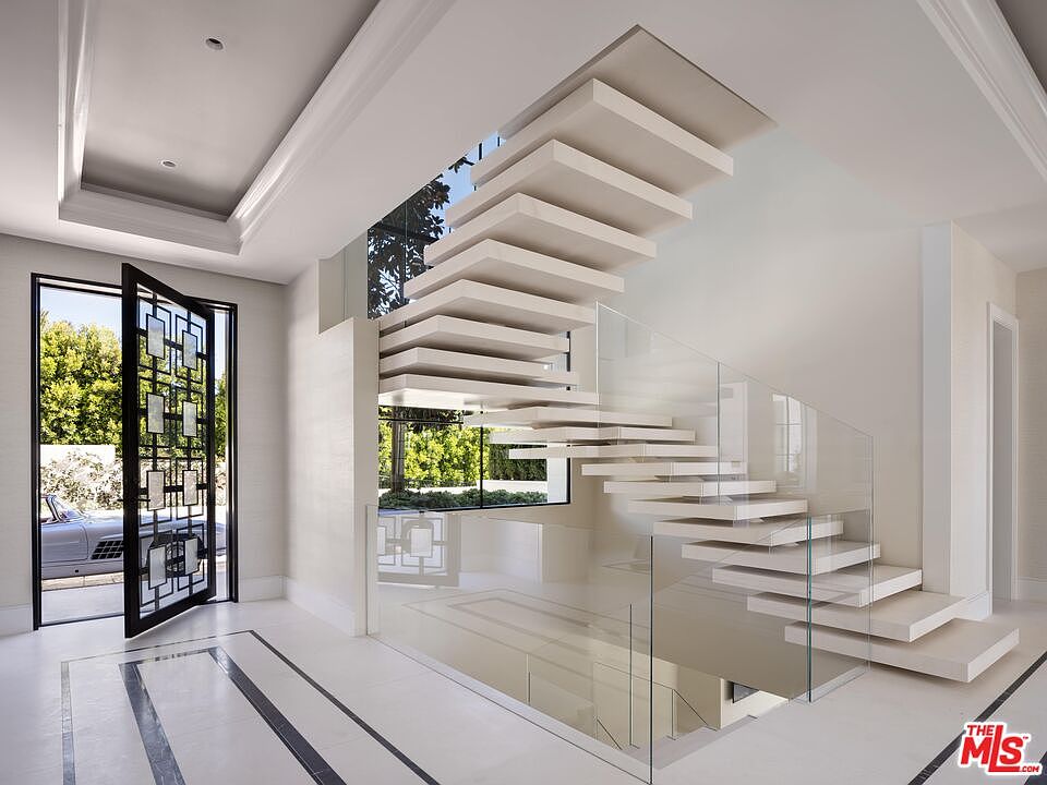 ブルーヒルズ 721 N Bonhill Rd, Los Angeles, CA 90049 | MLS #25522211 | Zillow