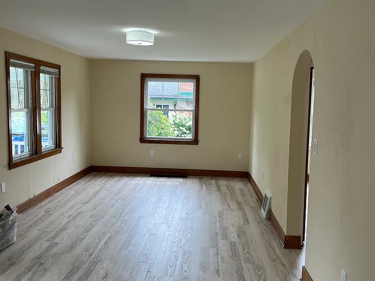 536 Perry Hwy — Photo 7