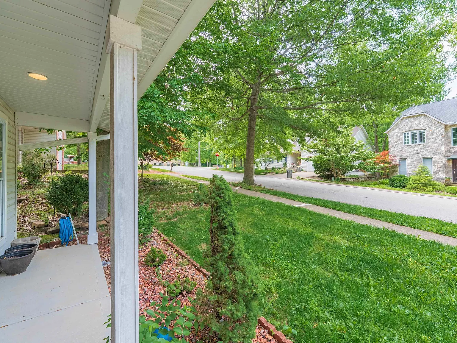 4 bed, 2.5 bath, 1951 sqft, $2,650 — Photo 4