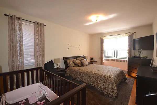 Rented by Silverstein Collection LLC  | media 34