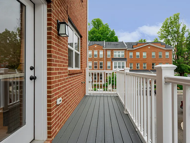 4450 Joseph Pl NE — Photo 8