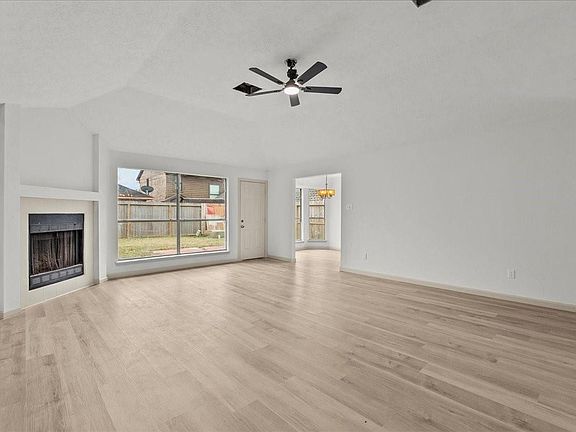 2nd image of 10912 Dogwood Dr