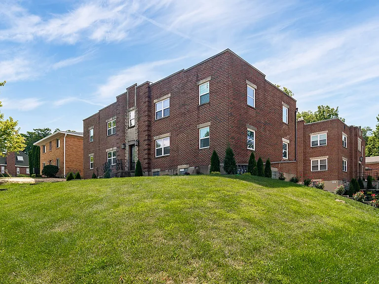 1126 Irving Ave #4 — Photo 20