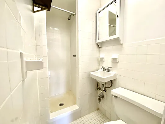 Rented by Living New York | media 17