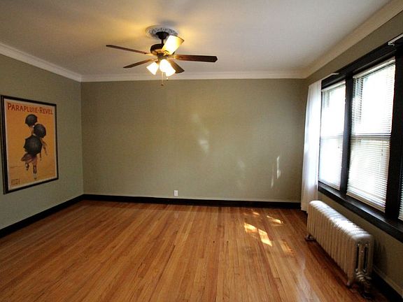 2nd image of 10930 S Vernon Ave APT 2E