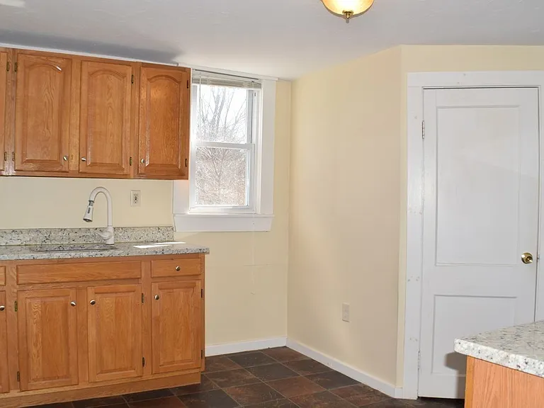 55 Mendon St #D — Photo 4