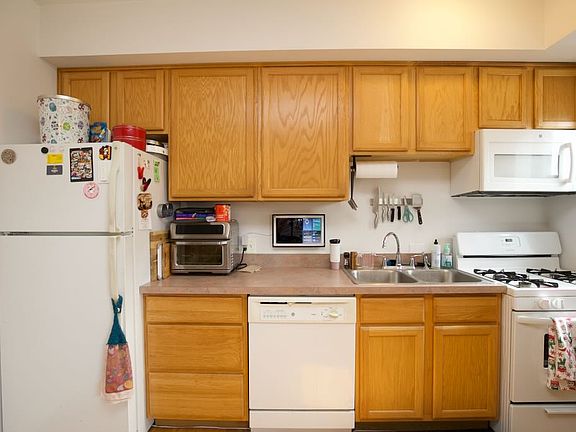 4th image of 936 W Sunnyside Ave #603