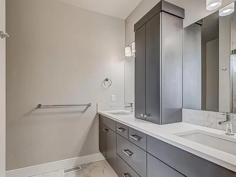 6416 W Glencrest Ln — Photo 10