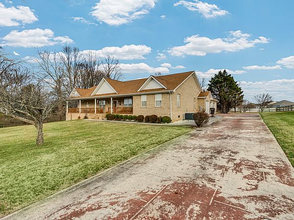 3rd image of 200 S Lovelady Rd
