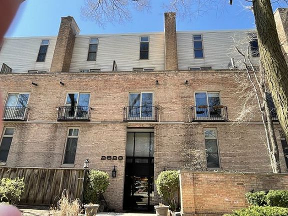 2nd image of 2828 N Burling St APT 303