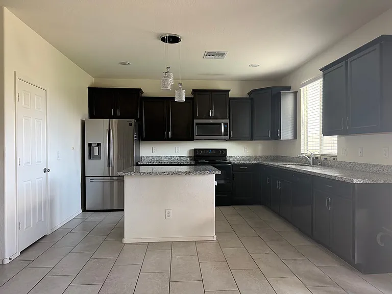 7217 W Golden Ln — Photo 12
