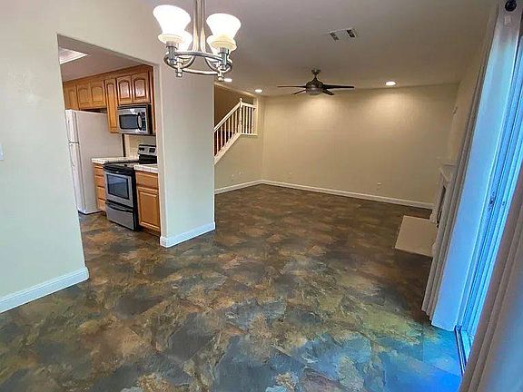 3rd image of 4237 Garibaldi Pl