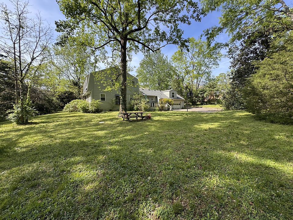 1st image of 100 Bellevue Dr W