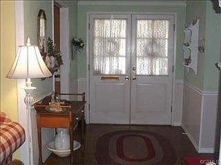 3rd image of 1082 Richmond Dr