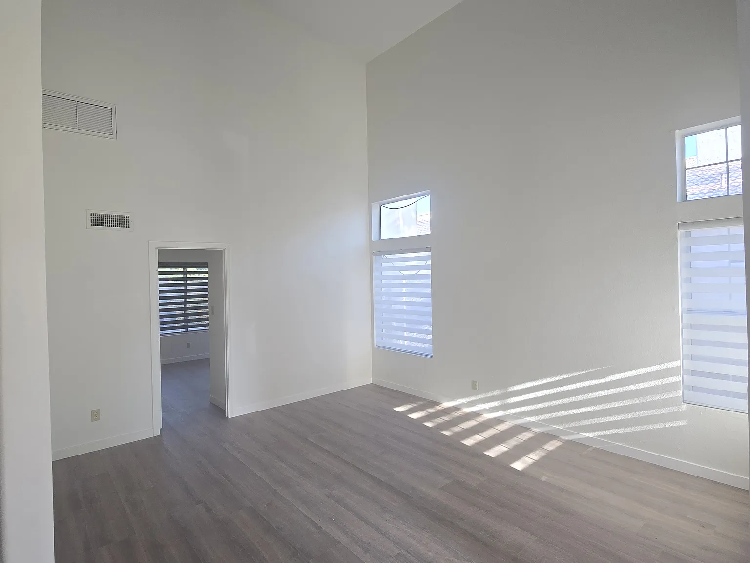 4 bed, 2.5 bath, 2200 sqft, $2,595 — Photo 3