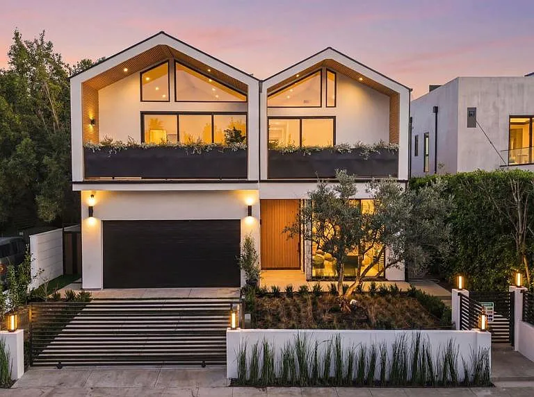 824 N Curson Ave — Photo 1