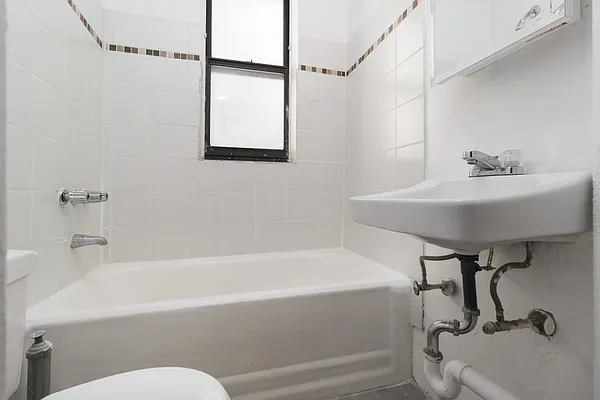 Rented by Banaco Property Group LLC | media 20