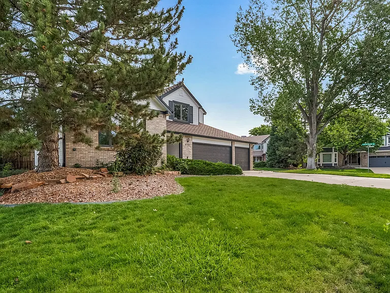 6793 Blackhawk Ct — Photo 3