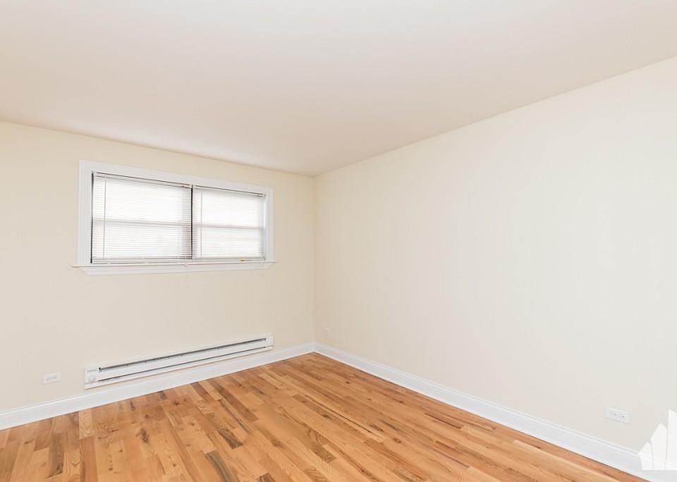 1st image of 555 W Arlington Pl APT 409L