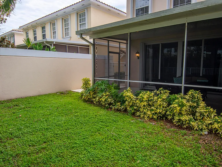 504 Capistrano Dr — Photo 33