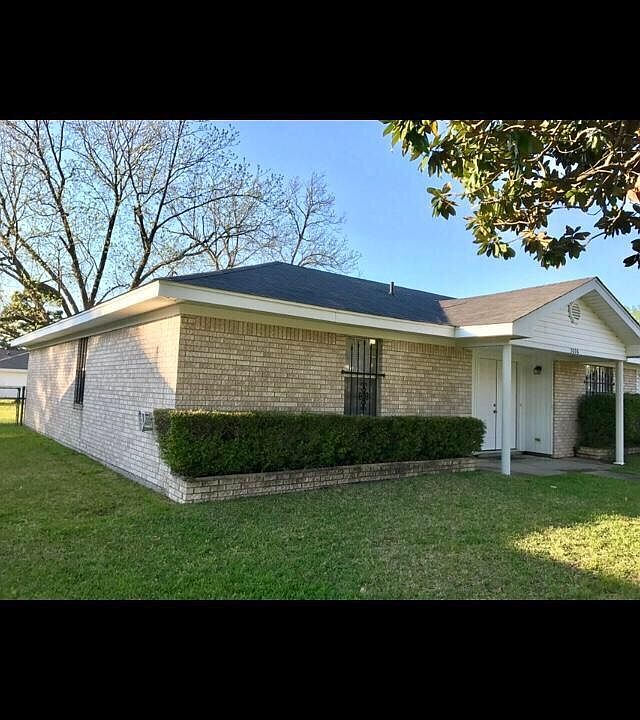 1st image of 3006 Almetta Dr