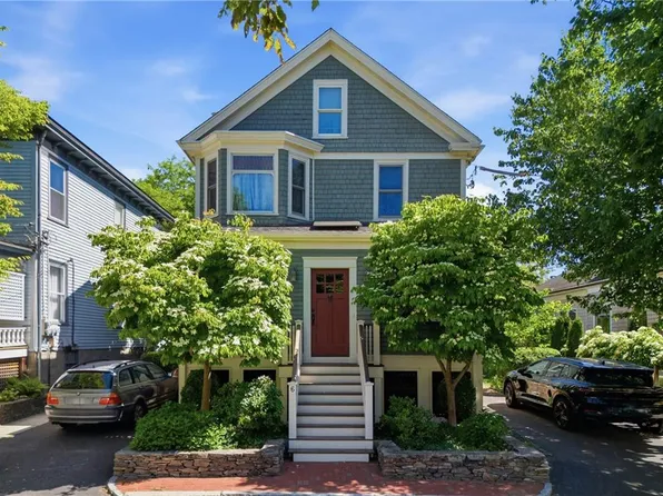 6 Brooks Ave, Newport, RI 02840