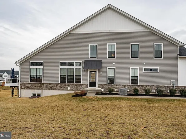 34 Tamarack Cir, Norristown, PA 19403