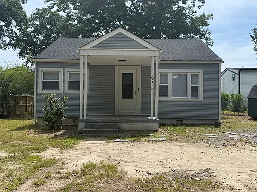 955 Bradley Ln Photo 1