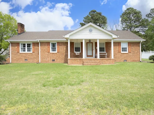 1104 W Cole St, Dunn, NC 28334