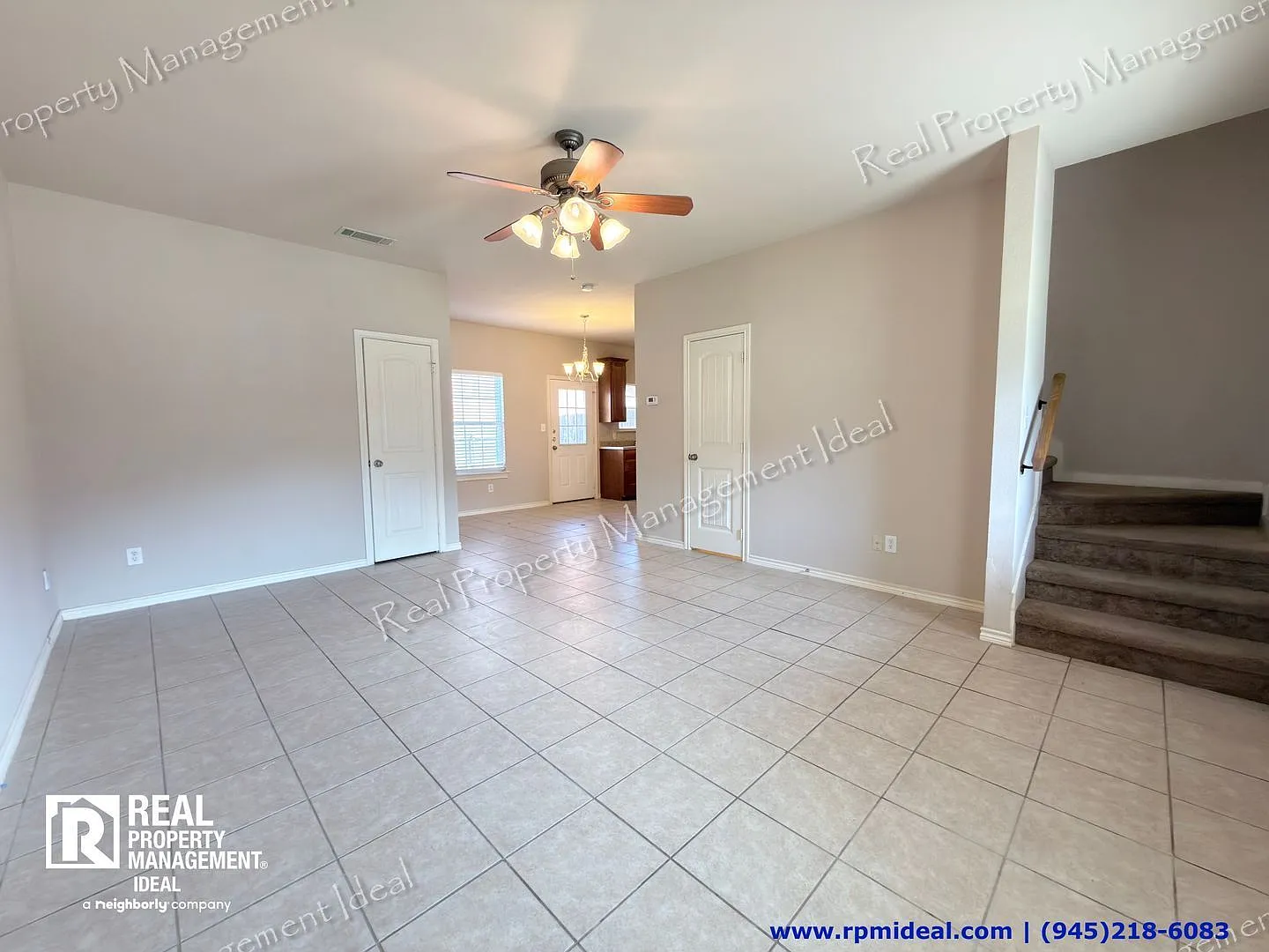 3 bed, 2.5 bath, 1385 sqft, $1,599 — Photo 3