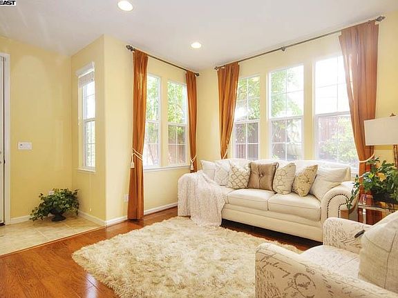 4th image of 34179 Soto Dr