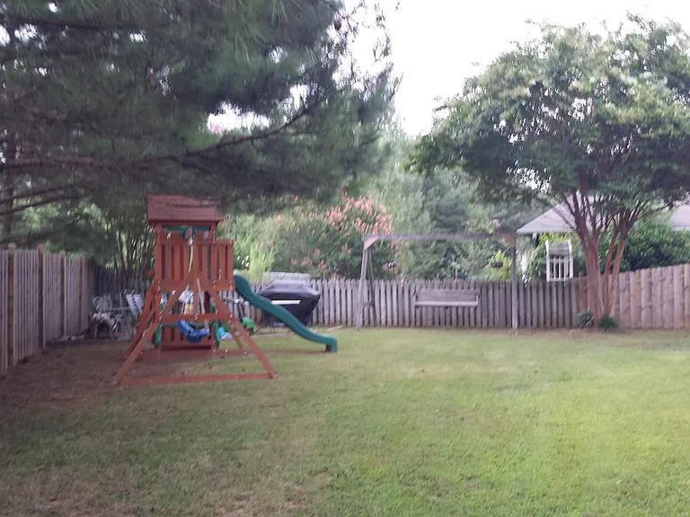 4001 Falliston Dr — Photo 2