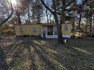 110 Valley Dr, Loganville, GA 30052