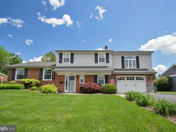 708 Lincoln Dr, Brookhaven, PA 19015
