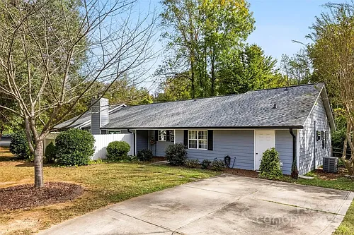 2836 Huntingtowne Farms Ln Photo 1
