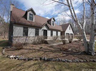 803 Oak Grove Pkwy, Houghton, MI 49931