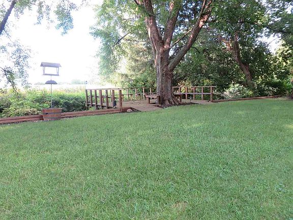 4th image of 5525 N Leslie Dr