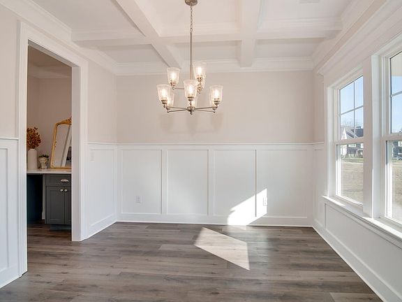 5th image of 211 Seaton Avenue